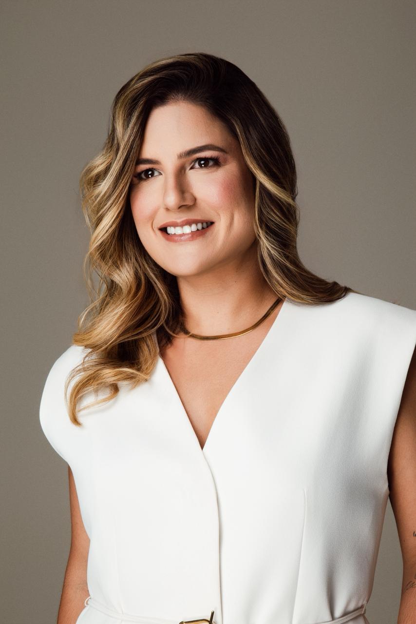 Dra. Gabriela Souza